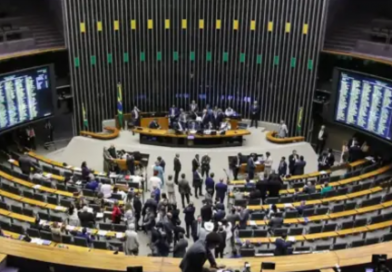 COMISSÃO DA CÂMARA APROVA PROPOSTA QUE REDUZ MAIORIDADE PENAL PARA 16 ANOS
