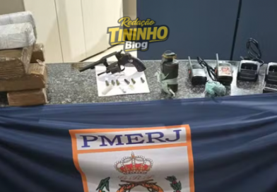 PM encontra granada, armas e drogas escondidas em plantação de café em Varre-Sai
