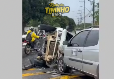 Colisão entre três carros deixa veículo tombado na RJ-116, em Aperibé; motorista abandonou local do acidente, segundo testemunhas
